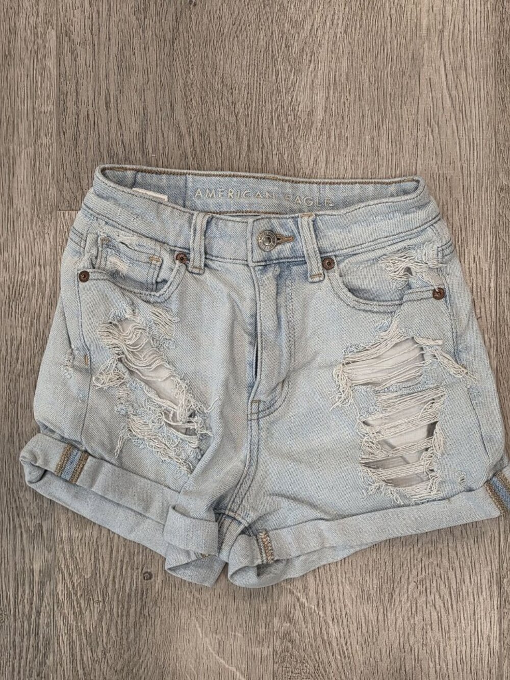 American Eagle Outfitters Womens Distressed Light Wash Denim Shorts Stretch Size